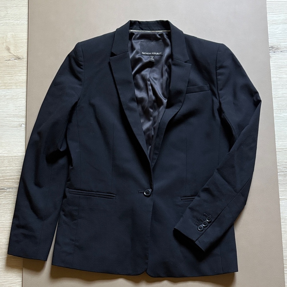 Banana Republic Women’s Black Blazer, wool